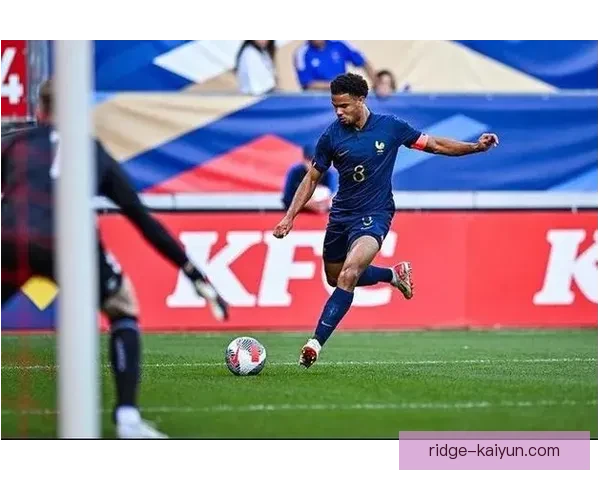 扎伊尔埃梅里在巴黎的表现稳健，备受期待的年轻球员逐渐崭露头角。